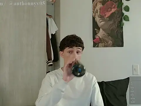 Snapshot of anthonny_05 chatting on October 12, 2025, 11:44 am anthonny 05 online show from October 12, 2025, 11:44 am
