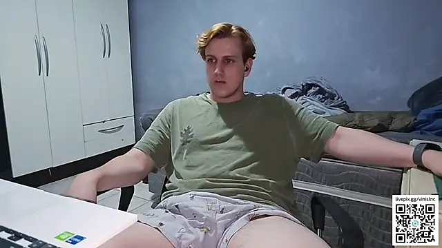 Snapshot of vinialnc chatting on October 19, 2025, 5:43 am vinialnc online show from October 19, 2025, 5:43 am