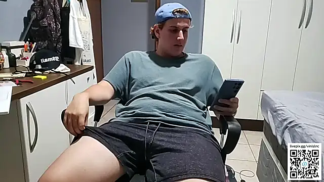 Snapshot of vinialnc chatting on October 4, 2025, 12:23 am vinialnc online show from October 4, 2025, 12:23 am