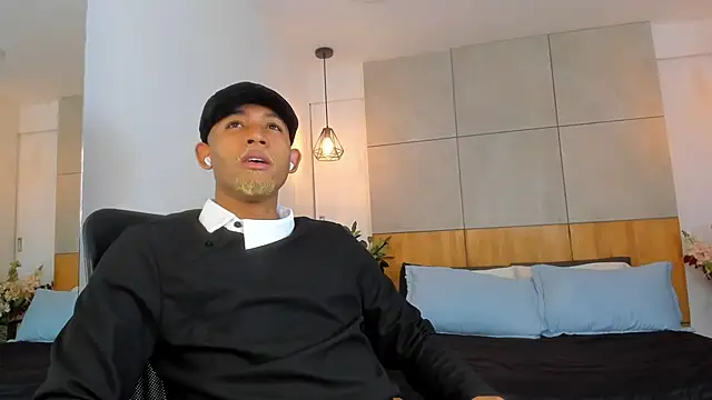 B Wild online show from April 9, 2026, 3:30 am