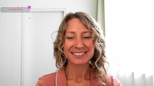 Snapshot of Paevoa chatting on January 9, 2026, 10:11 am Paevoa online show from January 9, 2026, 10:11 am