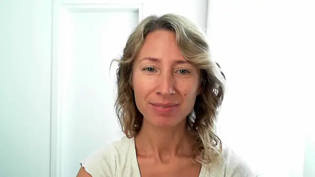 Snapshot of Paevoa chatting on November 17, 2025, 9:13 am Paevoa online show from November 17, 2025, 9:13 am