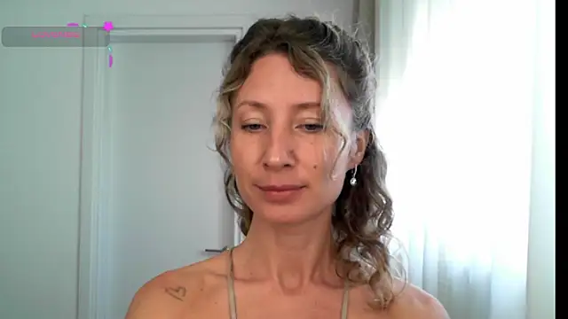 Snapshot of Paevoa chatting on February 4, 2026, 8:20 am Paevoa online show from February 4, 2026, 8:20 am