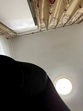 feifeissweet online show from December 17, 2025, 12:54 pm