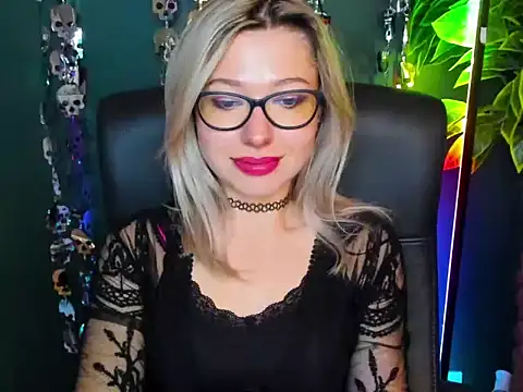 loveHeidi online show from October 20, 2025, 9:43 am