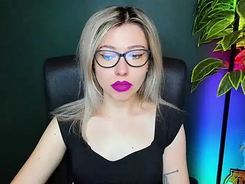 loveHeidi online show from November 10, 2025, 7:24 am