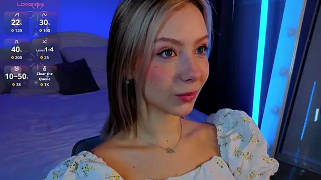 LumMina online show from April 24, 2026, 2:57 am