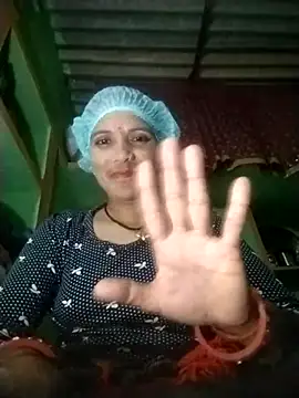 Monika cut online show from November 2, 2025, 2:55 pm