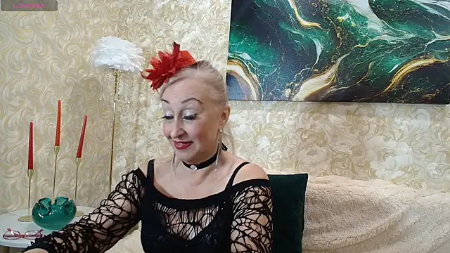 Snapshot of _Sara__Smith_ chatting on October 21, 2025, 7:08 am  Sara  Smith  online show from October 21, 2025, 7:08 am