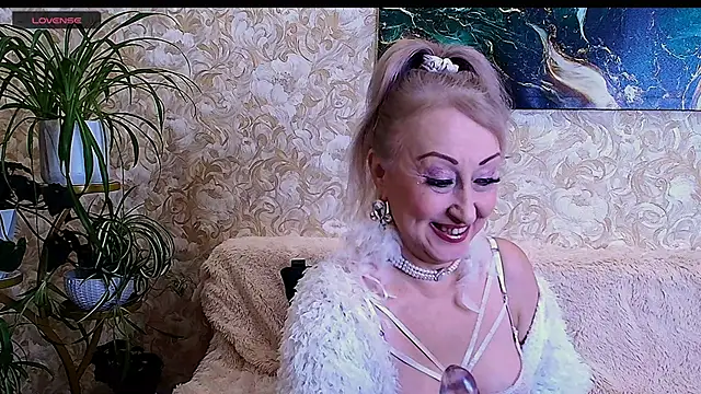  Sara  Smith  online show from February 22, 2026, 11:01 am