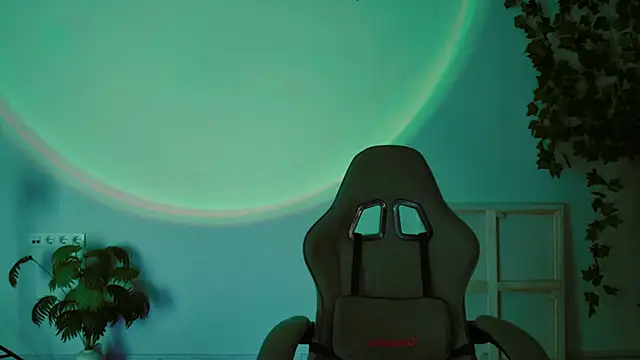 Snapshot of Yoka_paradoXXX chatting on October 24, 2025, 5:06 am Yoka paradoXXX online show from October 24, 2025, 5:06 am