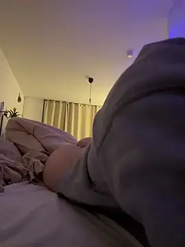 Snapshot of Jamilo_young chatting on October 11, 2025, 8:10 pm Jamilo young online show from October 11, 2025, 8:10 pm