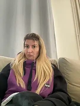 DesireDaisy online show from September 16, 2025, 10:05 am