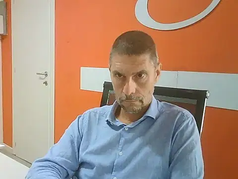 Snapshot of max79ve31 chatting on September 25, 2025, 12:11 pm max79ve31 online show from September 25, 2025, 12:11 pm