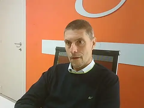 Snapshot of max79ve31 chatting on October 1, 2025, 11:47 am max79ve31 online show from October 1, 2025, 11:47 am