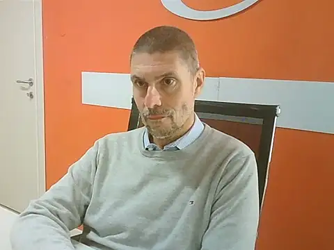 Snapshot of max79ve31 chatting on October 9, 2025, 11:22 am max79ve31 online show from October 9, 2025, 11:22 am