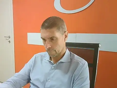 Snapshot of max79ve31 chatting on October 13, 2025, 11:56 am max79ve31 online show from October 13, 2025, 11:56 am