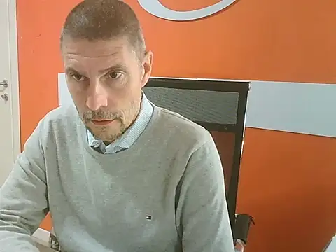 Snapshot of max79ve31 chatting on October 8, 2025, 11:45 am max79ve31 online show from October 8, 2025, 11:45 am