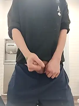 Snapshot of alexxfcuk chatting on October 2, 2025, 3:21 am alexxfcuk online show from October 2, 2025, 3:21 am