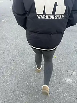 Snapshot of Fengbaby-555 chatting on November 30, 2025, 7:31 am Fengbaby-555 online show from November 30, 2025, 7:31 am