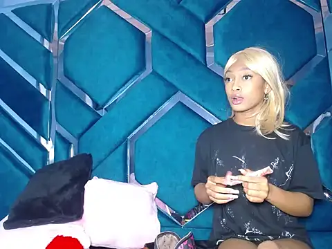 Snapshot of Lea_Sweetly chatting on December 4, 2025, 1:10 pm Lea Sweetly online show from December 4, 2025, 1:10 pm