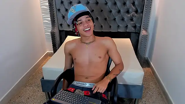 Snapshot of MARSHALL_SPENCER chatting on November 7, 2025, 4:17 am MARSHALL SPENCER online show from November 7, 2025, 4:17 am