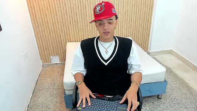 Snapshot of MARSHALL_SPENCER chatting on October 25, 2025, 1:12 pm MARSHALL SPENCER online show from October 25, 2025, 1:12 pm