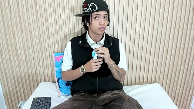 Snapshot of MARSHALL_SPENCER chatting on October 4, 2025, 12:39 pm MARSHALL SPENCER online show from October 4, 2025, 12:39 pm