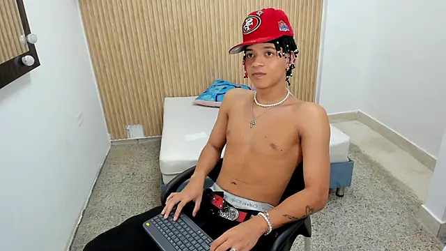 Snapshot of MARSHALL_SPENCER chatting on November 5, 2025, 1:14 pm MARSHALL SPENCER online show from November 5, 2025, 1:14 pm