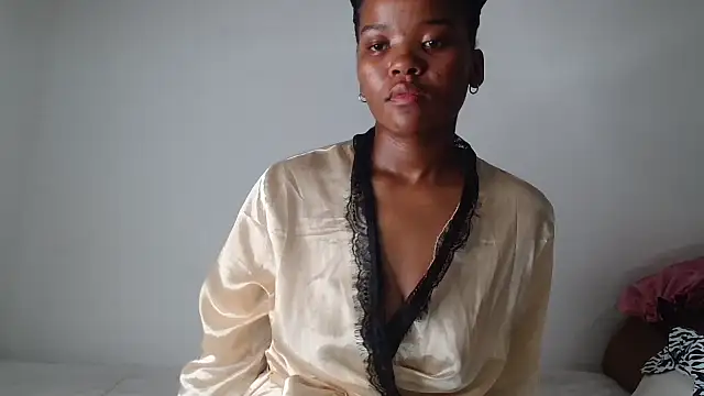 AshleyT255 online show from November 18, 2025, 3:26 pm