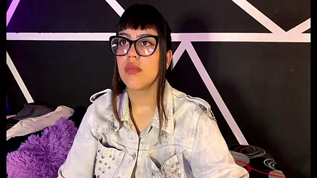 Melody dreams online show from October 3, 2025, 10:33 pm