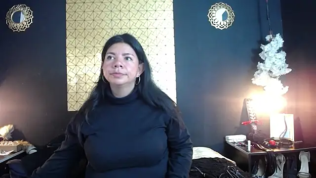 Snapshot of kinky_momm chatting on May 4, 2026, 3:48 pm kinky momm online show from May 4, 2026, 3:48 pm