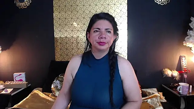 kinky momm online show from April 16, 2026, 9:39 pm