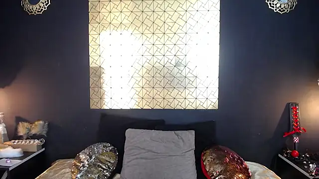 kinky momm online show from April 8, 2026, 3:46 pm