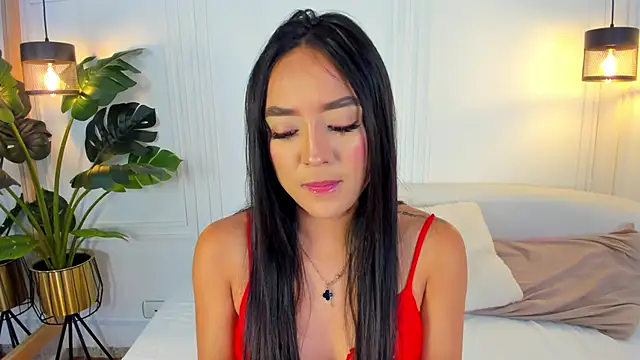 Dafne Hillss online show from November 17, 2025, 12:42 pm