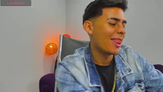 Snapshot of Matthewlodge chatting on November 29, 2025, 1:22 pm Matthewlodge online show from November 29, 2025, 1:22 pm