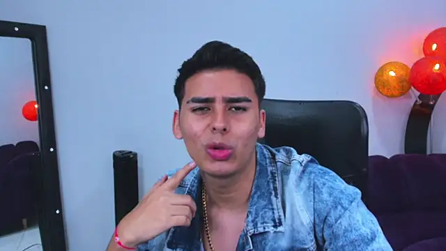 Snapshot of Matthewlodge chatting on November 11, 2025, 2:56 pm Matthewlodge online show from November 11, 2025, 2:56 pm