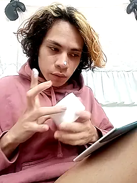 Snapshot of kittymutant99 chatting on November 13, 2025, 6:34 pm kittymutant99 online show from November 13, 2025, 6:34 pm