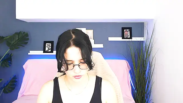 Charming Mysteriousss online show from October 13, 2025, 12:40 pm