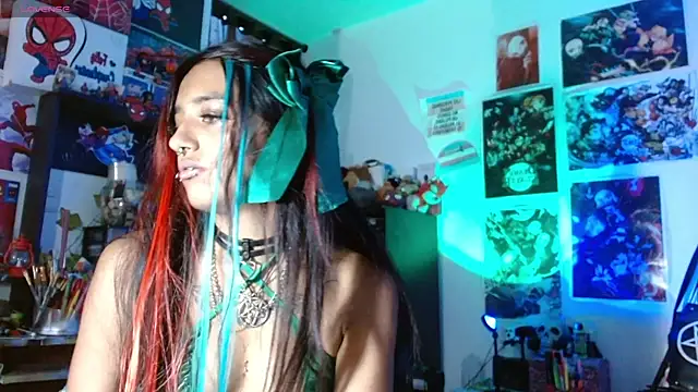 carolinerue online show from October 1, 2025, 10:57 pm