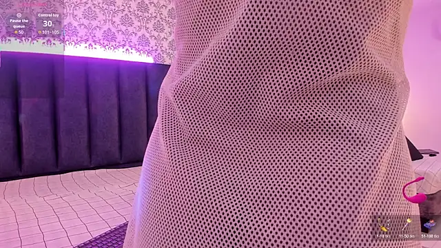 NalahCampbell online show from November 17, 2025, 7:51 pm