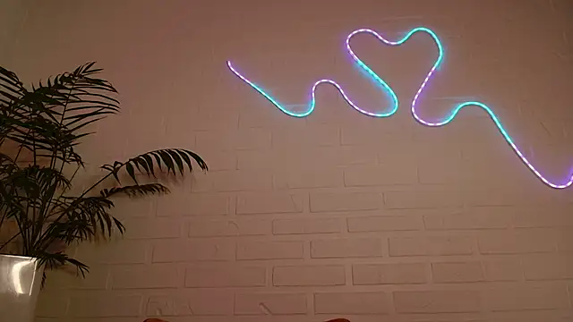 WhitePrincessLuna online show from April 19, 2026, 6:10 pm