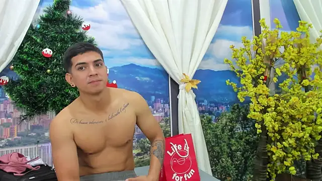 Snapshot of Sarahwalkerr chatting on November 22, 2025, 1:32 pm Sarahwalkerr online show from November 22, 2025, 1:32 pm