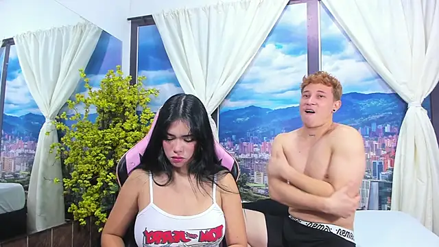 Snapshot of Sarahwalkerr chatting on October 9, 2025, 1:33 pm Sarahwalkerr online show from October 9, 2025, 1:33 pm