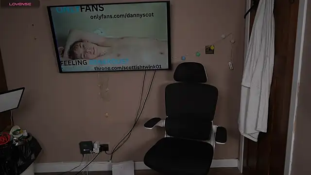 Snapshot of scottishtwink01 chatting on July 10, 2026, 3:45 pm scottishtwink01 online show from July 10, 2026, 3:45 pm