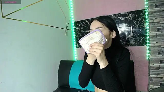 Snapshot of emmydurant chatting on October 10, 2025, 7:47 pm emmydurant online show from October 10, 2025, 7:47 pm