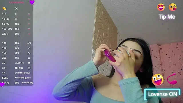 Snapshot of emmydurant chatting on November 17, 2025, 7:40 pm emmydurant online show from November 17, 2025, 7:40 pm