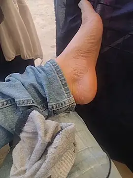 Santiagoqro85 online show from December 5, 2025, 5:33 pm