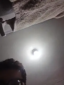 Santiagoqro85 online show from April 10, 2026, 2:29 am