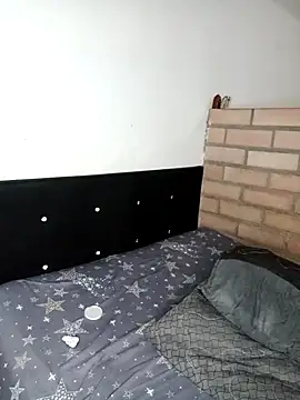 Isis Bladee online show from May 10, 2026, 1:04 pm